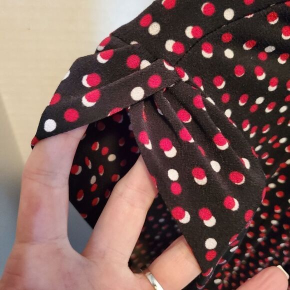 Beautiful Elle cap sleeve blouse size large - Picture 8 of 10